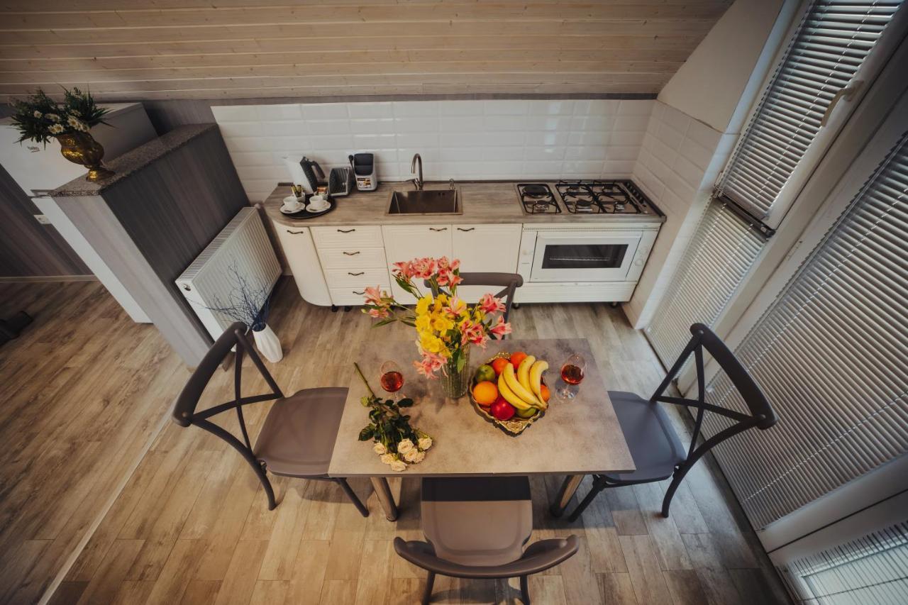 Rustaveli Apartment With Gym Tbiliszi Kültér fotó